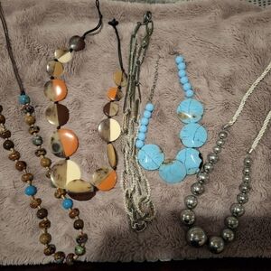 Lot of 5 necklaces